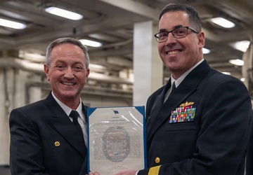 USS Arlington (LPD 24) Changes Command 2025