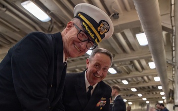 USS Arlington (LPD 24) Changes Command 2025
