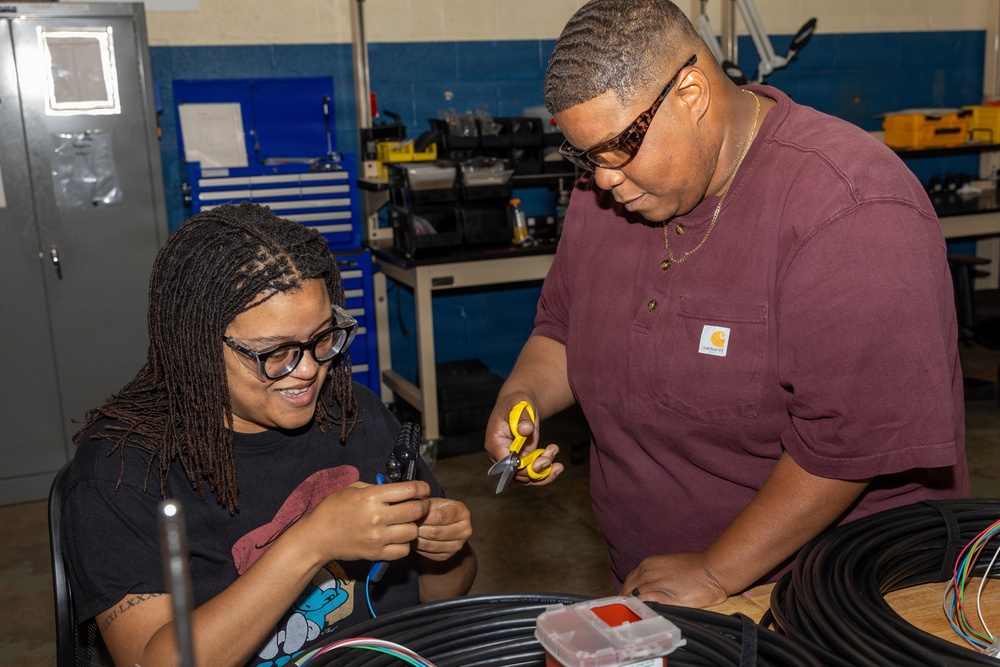 Shipyard Spotlight: Myshalai Whalen, Code 950 Electrical/Optical Hull Fitting and MQJ Lab Supervisor