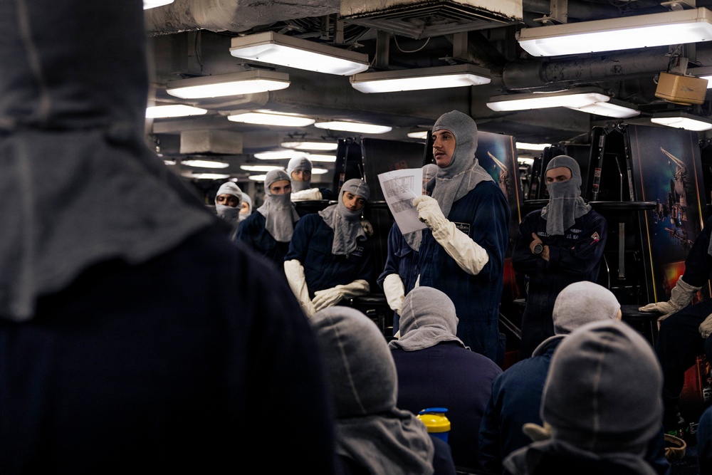 USS Iwo Jima Sailors and Marines Conduct an Integrated Training Team Environment