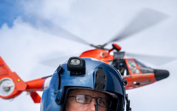 U.S. Coast Guard Air Station Barbers Point conducts cliffside training