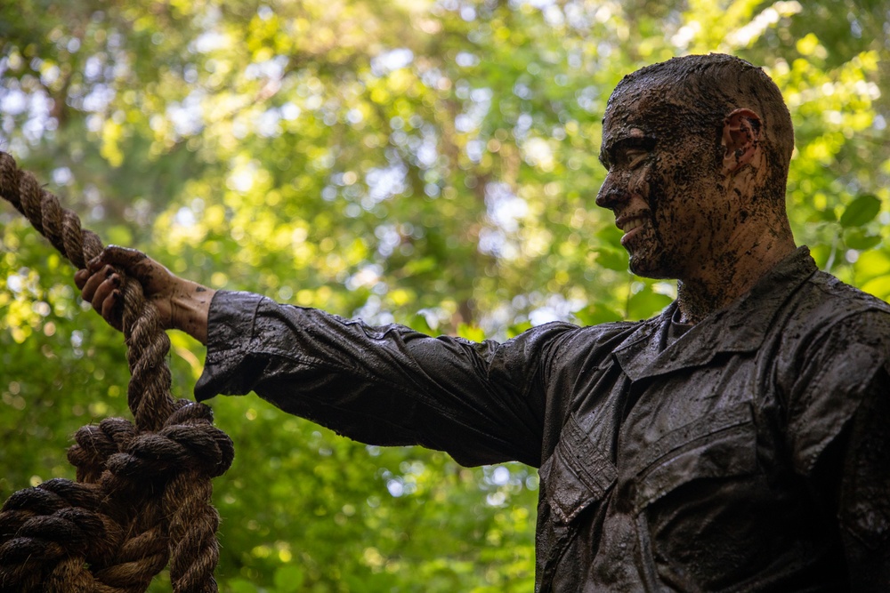 24th MEU Hosts Endurance Course for Naval Academy Students