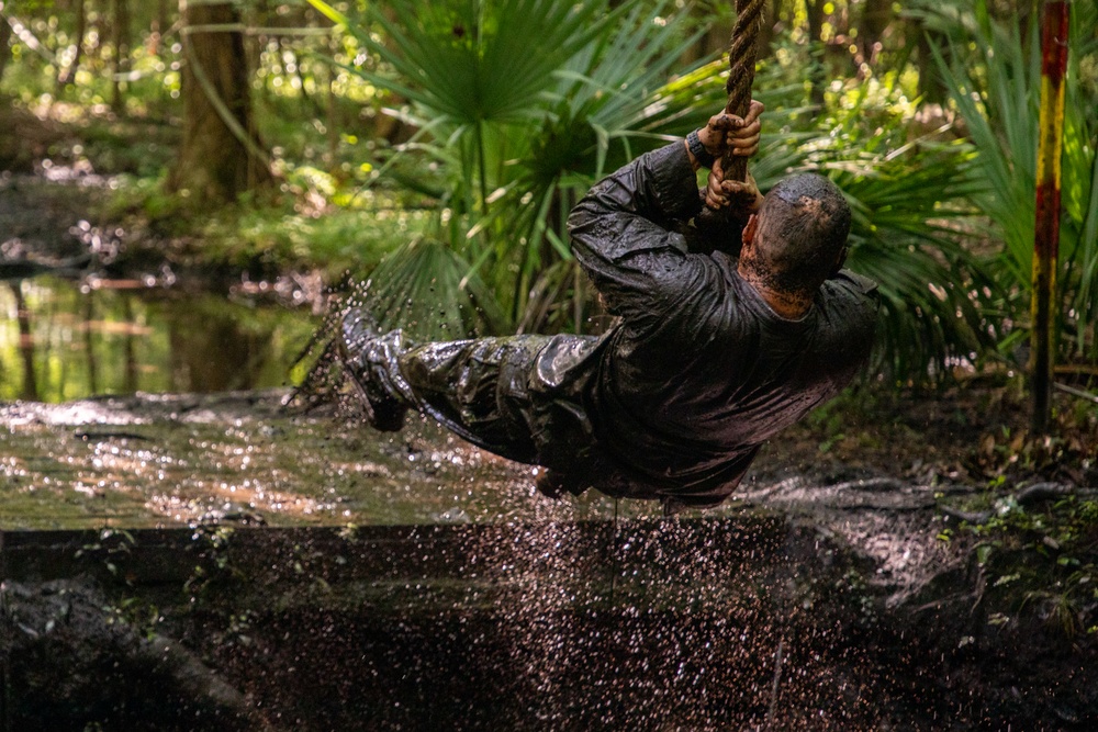 24th MEU Hosts Endurance Course for Naval Academy Students