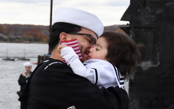 Newport News Returns From Deployment