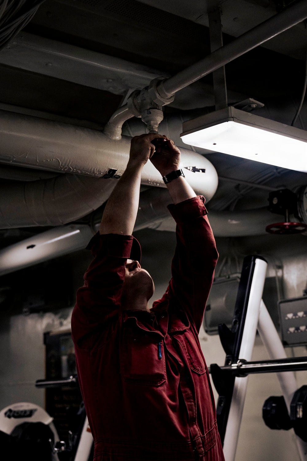 USS Iwo Jima Sailors and Marines Conduct an Integrated Training Team Environment