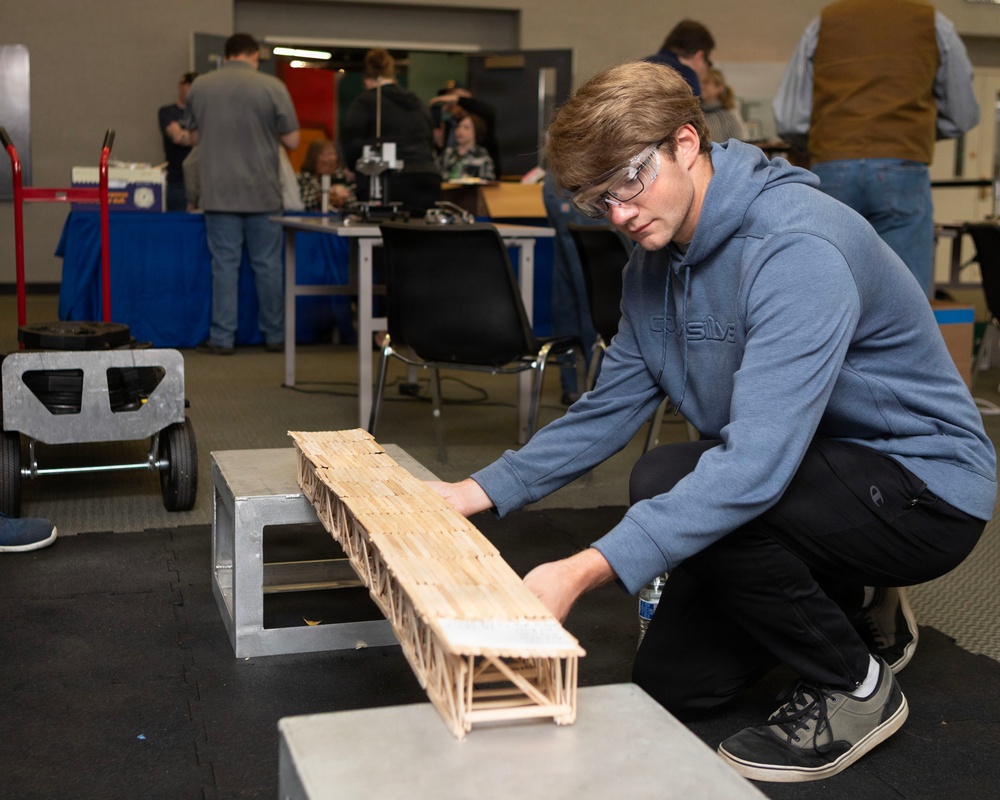 NUWC Division, Keyport STEM program inspires students, strengthens Navy, community ties