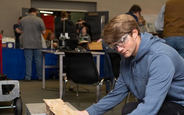 NUWC Division, Keyport STEM program inspires students, strengthens Navy, community ties