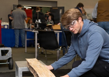 NUWC Division, Keyport STEM program inspires students, strengthens Navy, community ties