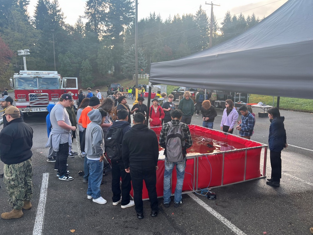 NUWC Division, Keyport STEM program inspires students, strengthens Navy, community ties