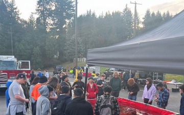 NUWC Division, Keyport STEM program inspires students, strengthens Navy, community ties