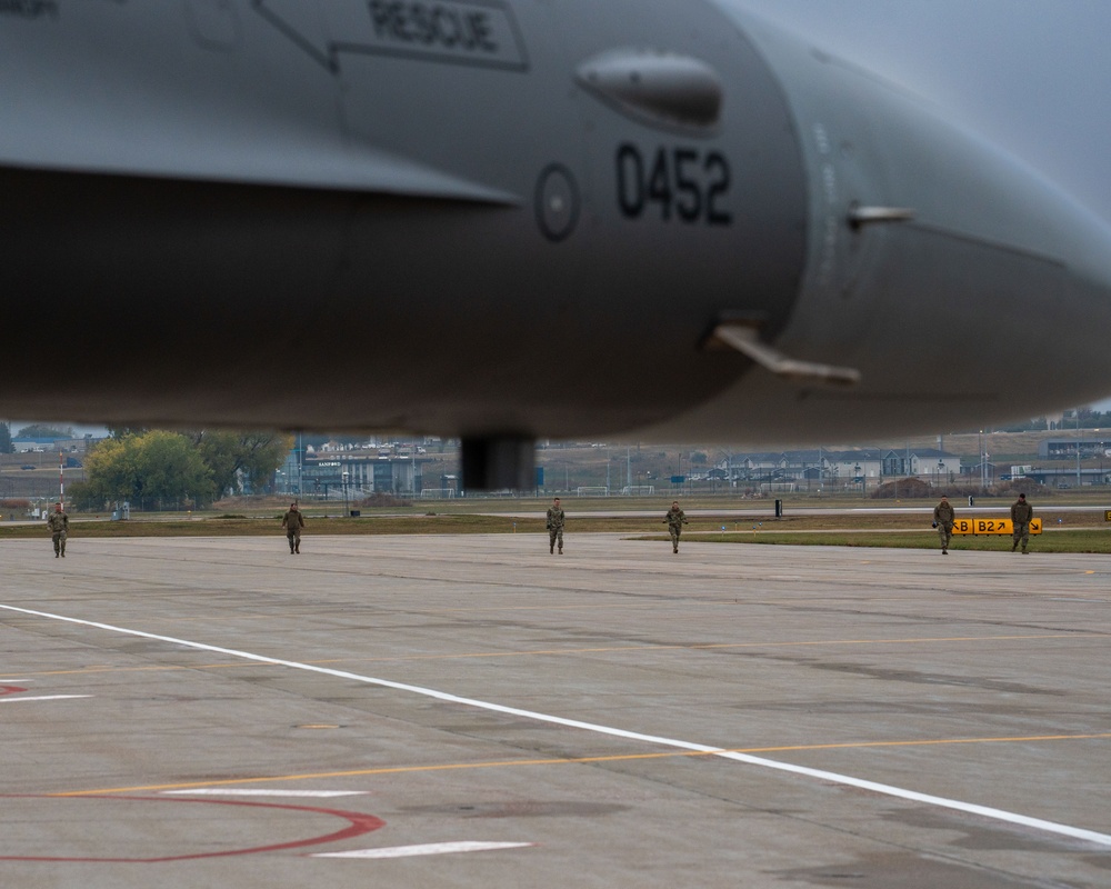 F-16 Fighting Falcon milestone: 10,000 flight hours and counting