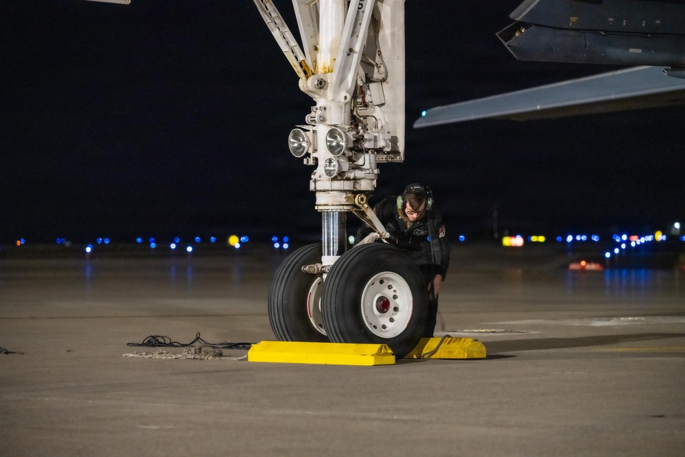 BTF: B-1B Lancer lands from Oct. 30 mission