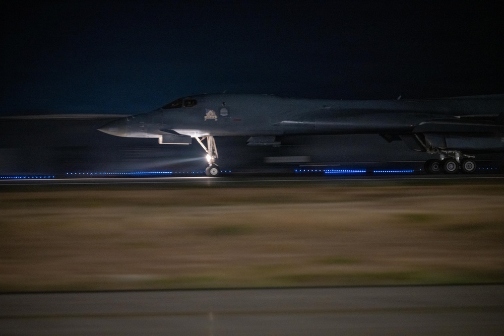 BTF: B-1B Lancer lands from Oct. 30 mission
