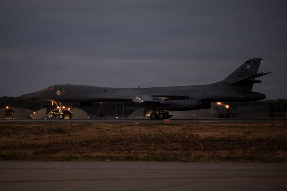 B-1B Lancers return after sixth mission