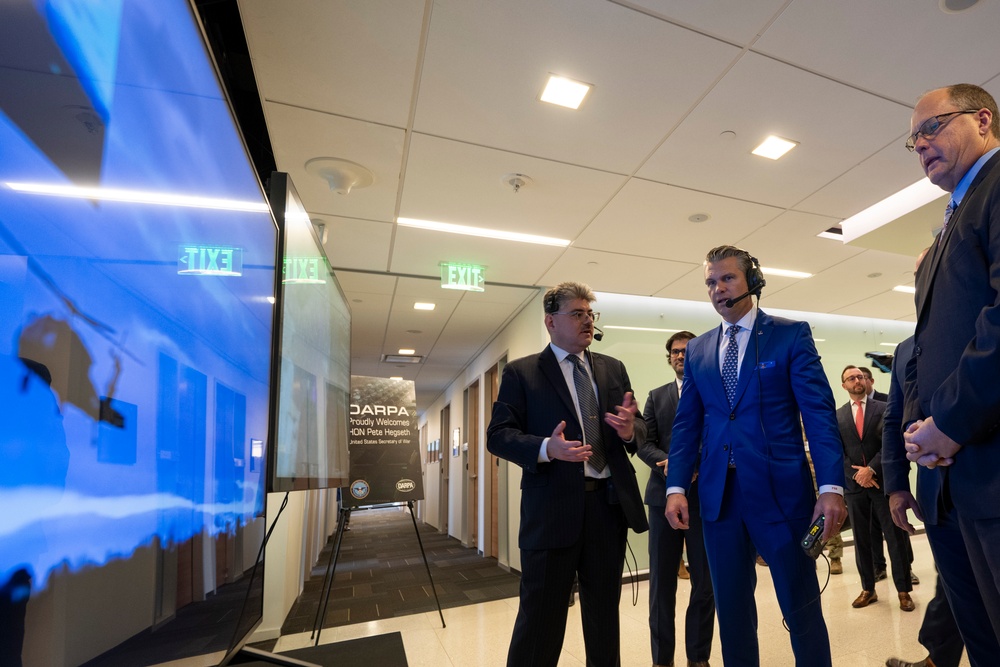 SW, USW(R&amp;E) Visit DARPA