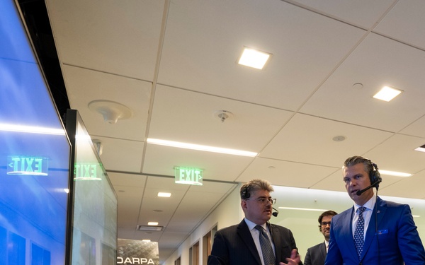 SW, USW(R&amp;E) Visit DARPA