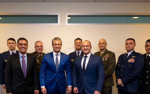 SW, USW(R&amp;E) Visit DARPA