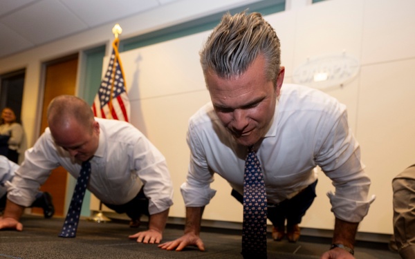 SW, USW(R&amp;E) Visit DARPA