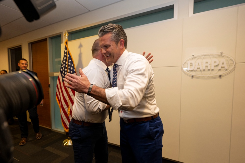 SW, USW(R&amp;E) Visit DARPA