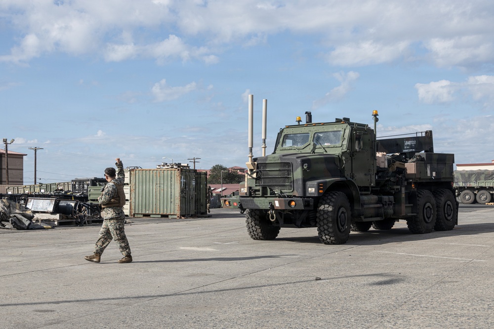 11th MEU Marines Conduct Tactical Ground Movement