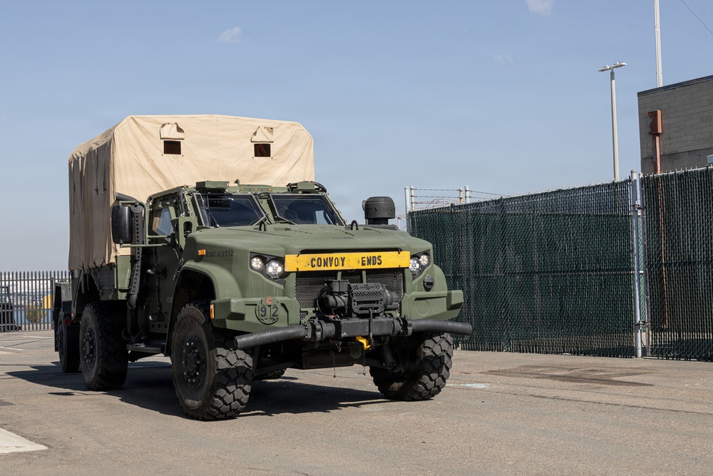 11th MEU Marines Conduct Tactical Ground Movement