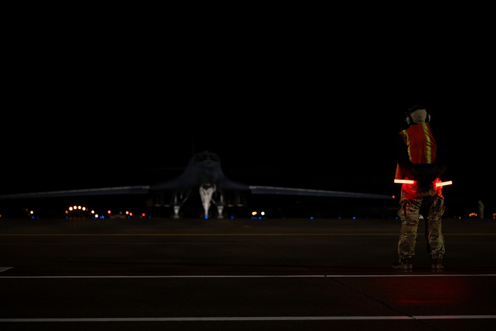 BTF 26-1: 9 EBS departs to India