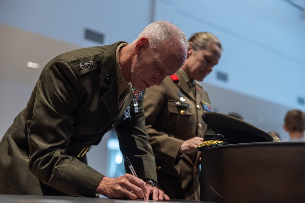 MARFORPAC Commander visits Australian War Memorial