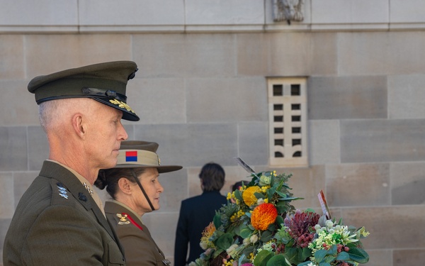 MARFORPAC Commander visits Australian War Memorial