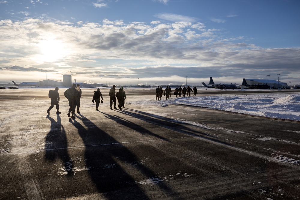 AKANG aviators transport AKOM members, gear, supplies to Bethel during Operation Halong Response