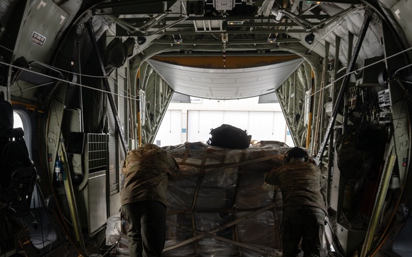 AKANG aviators transport AKOM members, gear, supplies to Bethel during Operation Halong Response