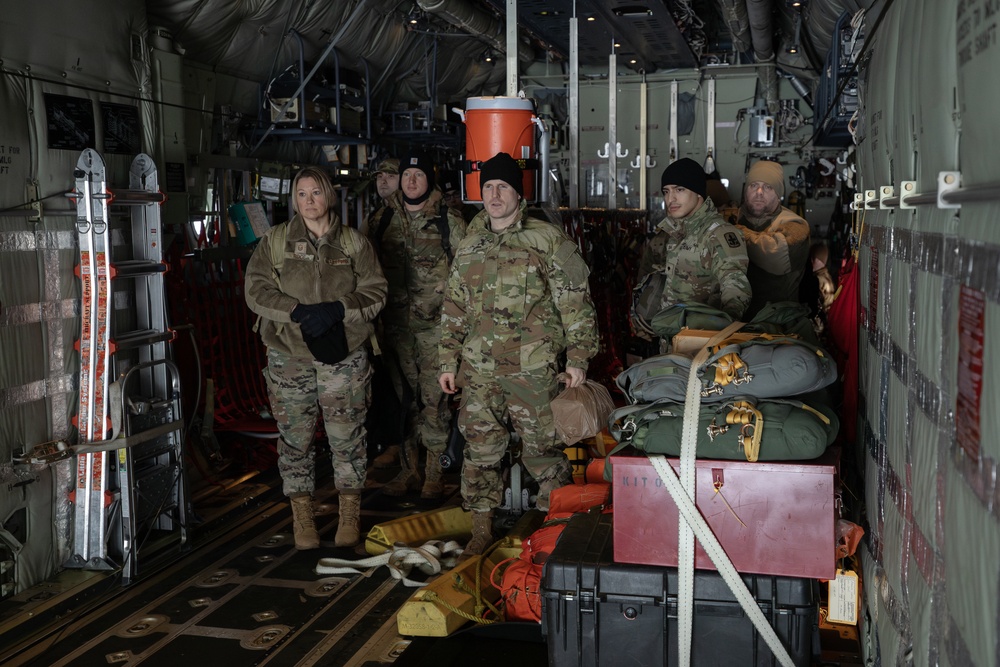 AKANG aviators transport AKOM members, gear, supplies to Bethel during Operation Halong Response
