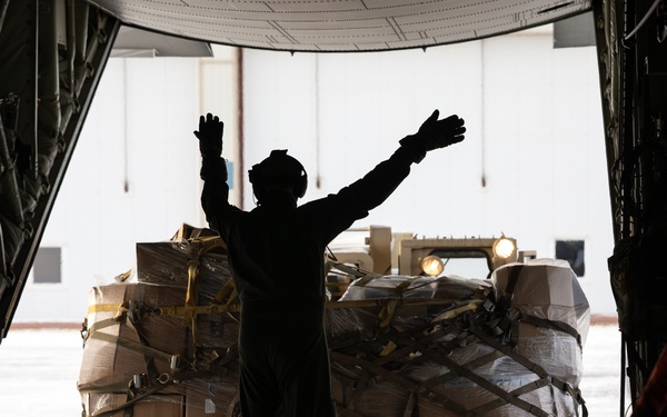 AKANG aviators transport AKOM members, gear, supplies to Bethel during Operation Halong Response