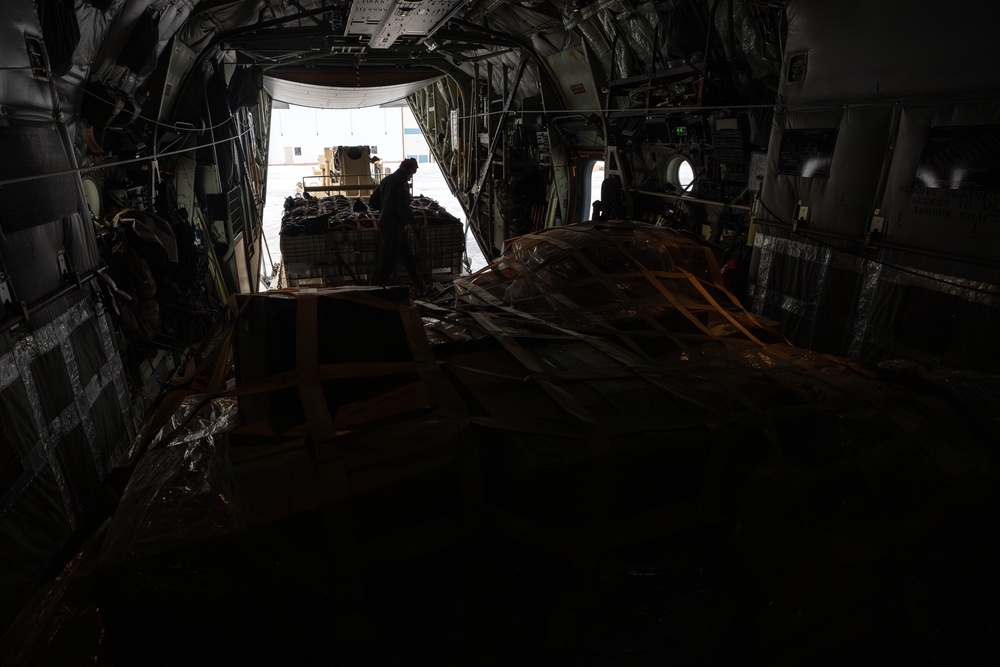 AKANG aviators transport AKOM members, gear, supplies to Bethel during Operation Halong Response