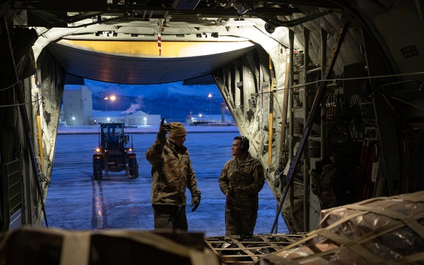 AKANG aviators transport AKOM members, gear, supplies to Bethel during Operation Halong Response