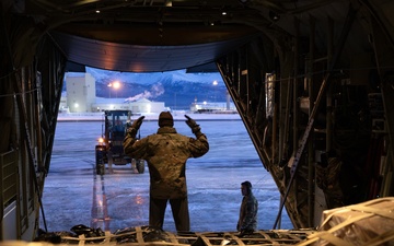 AKANG aviators transport AKOM members, gear, supplies to Bethel during Operation Halong Response