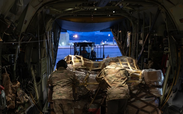 AKANG aviators transport AKOM members, gear, supplies to Bethel during Operation Halong Response