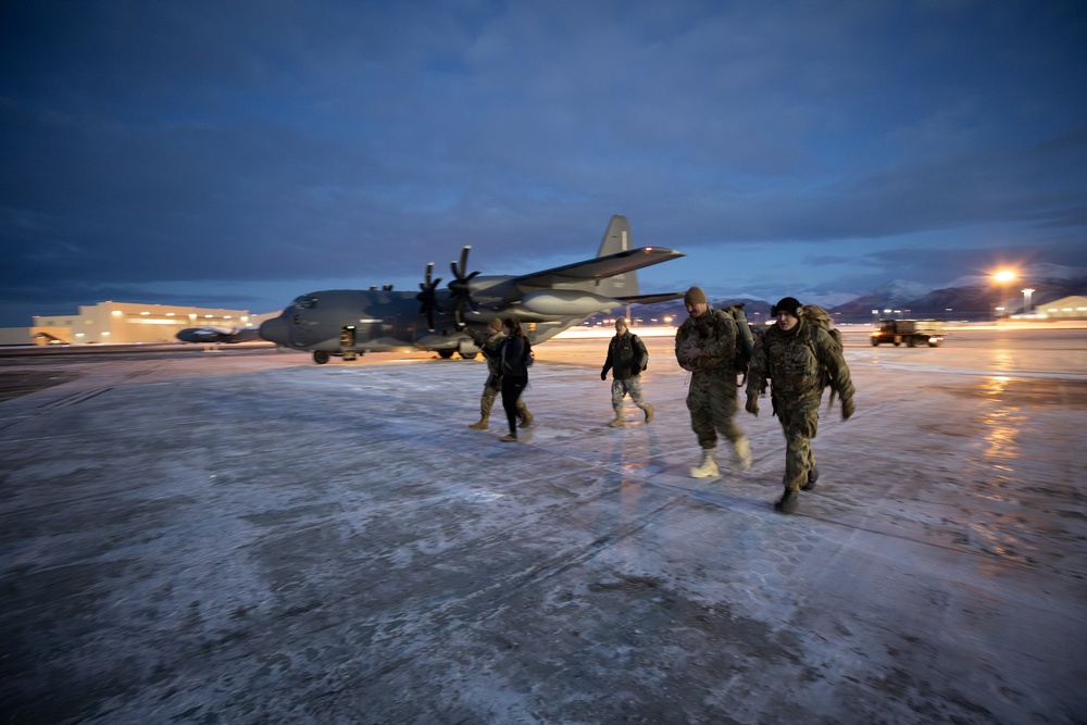 AKANG aviators transport AKOM members, gear, supplies to Bethel during Operation Halong Response
