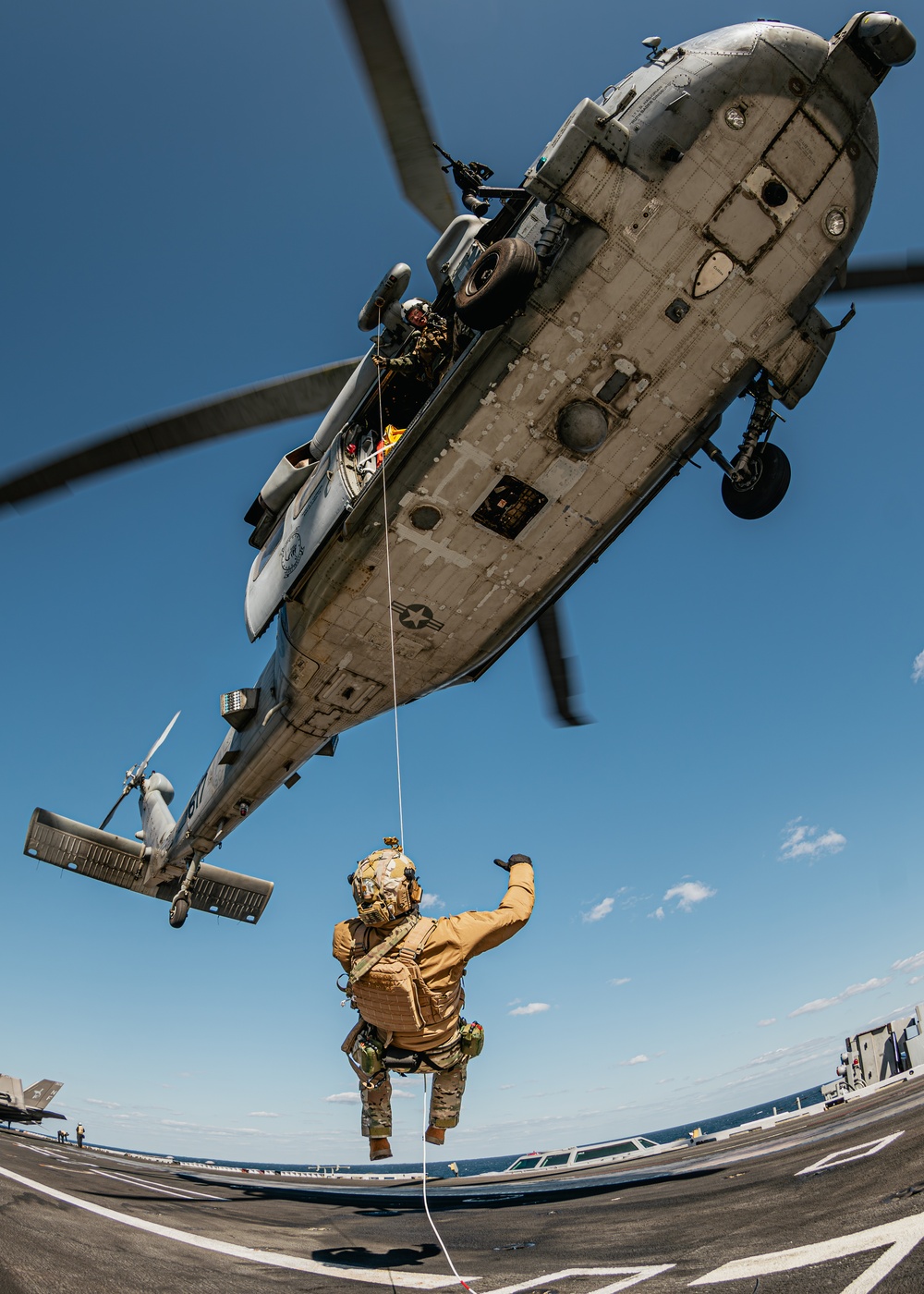 EODMU 5 and ROK Special Forces Conduct Fast Rope Exercise aboard George Washington during CSGEX