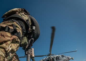 EODMU 5 and ROK Special Forces Conduct Fast Rope Exercise aboard George Washington during CSGEX
