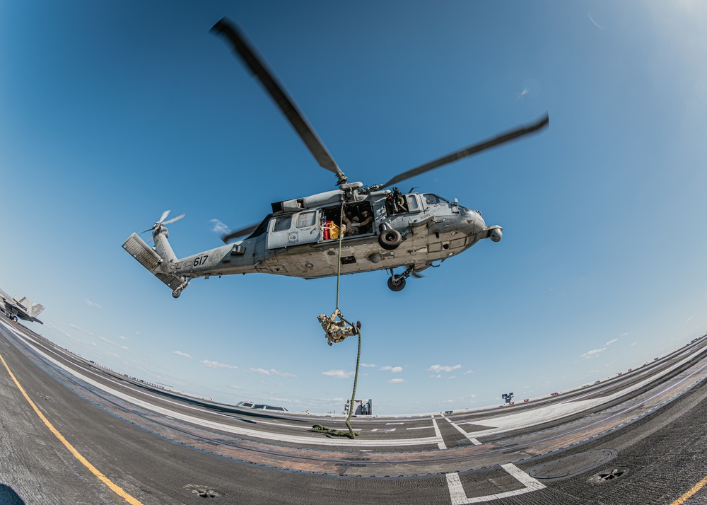 EODMU 5 and ROK Special Forces Conduct Fast Rope Exercise aboard George Washington during CSGEX