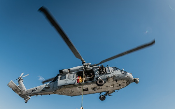 EODMU 5 and ROK Special Forces Conduct Fast Rope Exercise aboard George Washington during CSGEX