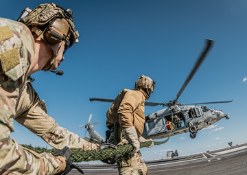 EODMU 5 and ROK Special Forces Conduct Fast Rope Exercise aboard George Washington during CSGEX