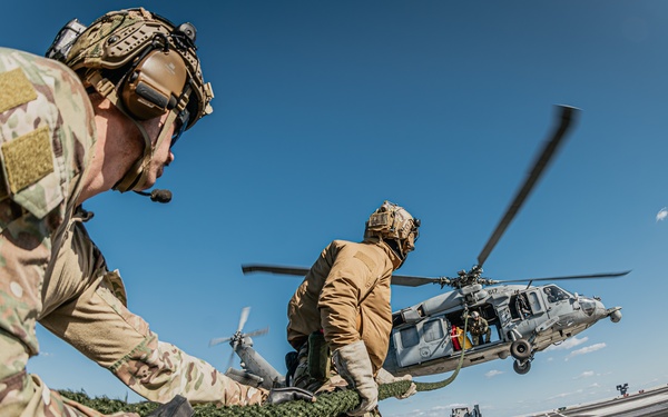 EODMU 5 and ROK Special Forces Conduct Fast Rope Exercise aboard George Washington during CSGEX