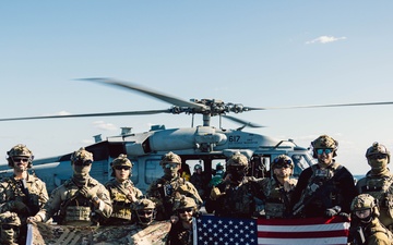 EODMU 5 and ROK Special Forces Conduct Fast Rope Exercise aboard George Washington during CSGEX