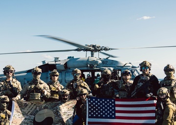EODMU 5 and ROK Special Forces Conduct Fast Rope Exercise aboard George Washington during CSGEX