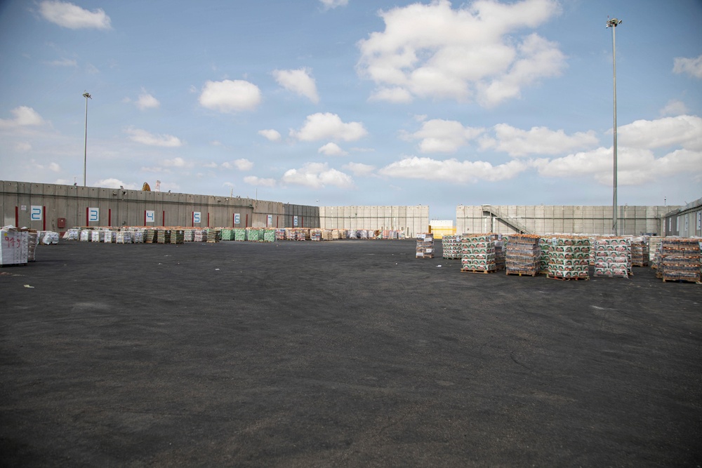 Humanitarian Aid at the Kerem Shalom Crossing Point