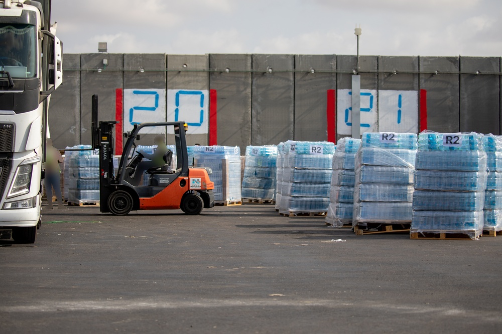 Humanitarian Aid at the Kerem Shalom Crossing Point