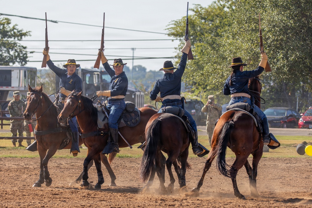 Horse Cavalry Detachment Keeps Army Tradition