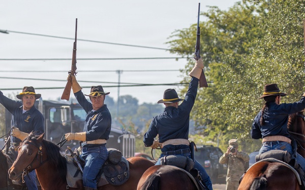 Horse Cavalry Detachment Keeps Army Tradition