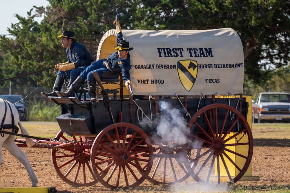 Horse Cavalry Detachment Keeps Army Tradition
